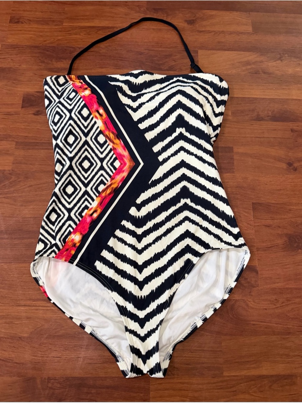 Carmen Marc Valvo Bandeau One-Piece Swimsuit Size 14 Graphic Cocktail Print
